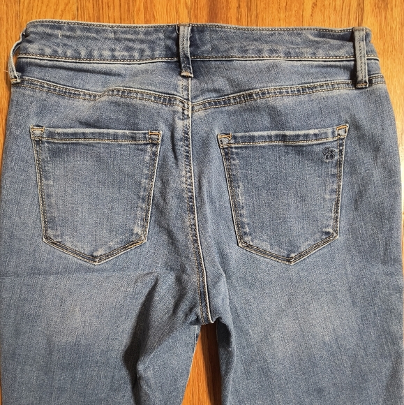 Jessica Simpson Kiss Me Super Skinny jeans, size 28w by 27.5L - Picture 14 of 15